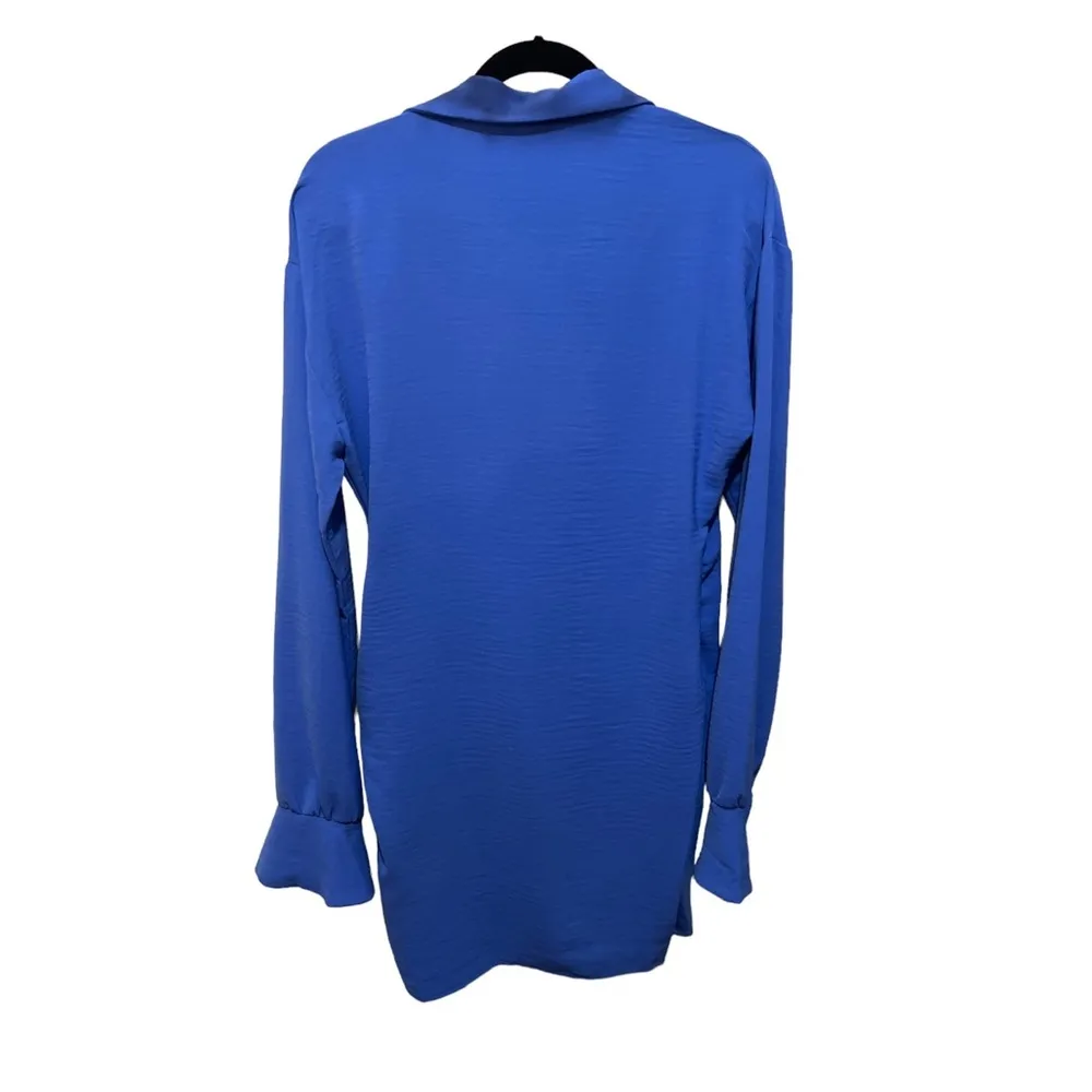 PrettyLittleThing Blue Textured Woven Extreme Plunge Bell Cuff Shirt Dre… - Image 4