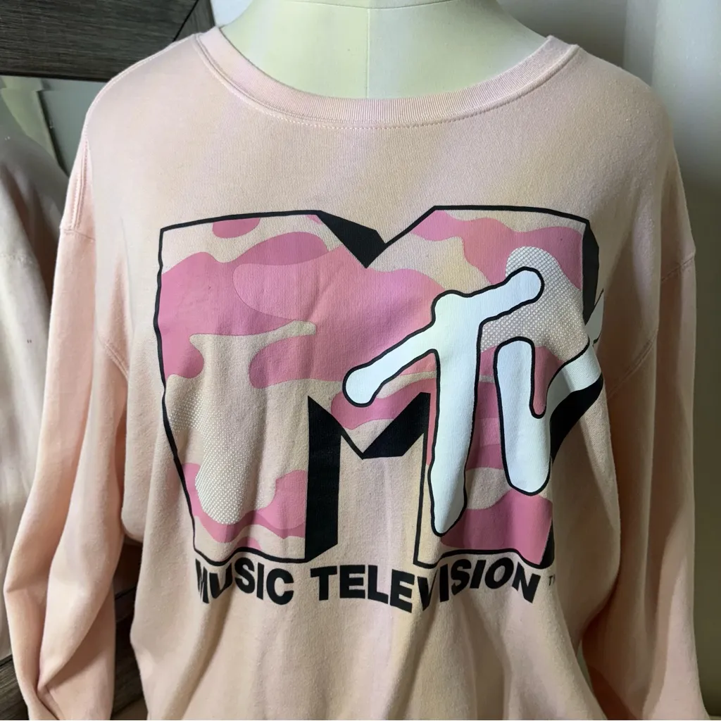 Love Tribe MTV Logo Sweatshirt - Image 3