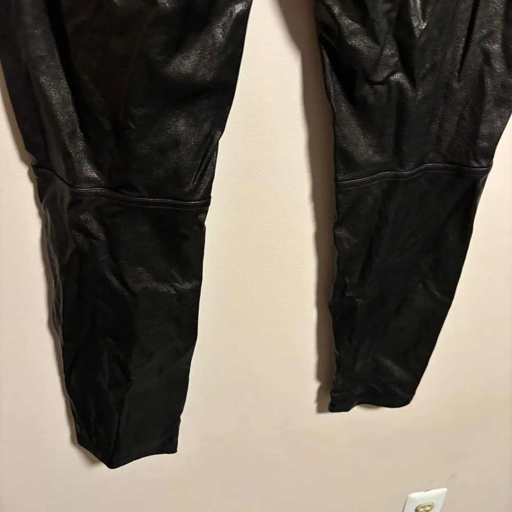 Spanx Leather-Like Ankle Skinny Pant Black- Size Medium Petite - Image 7