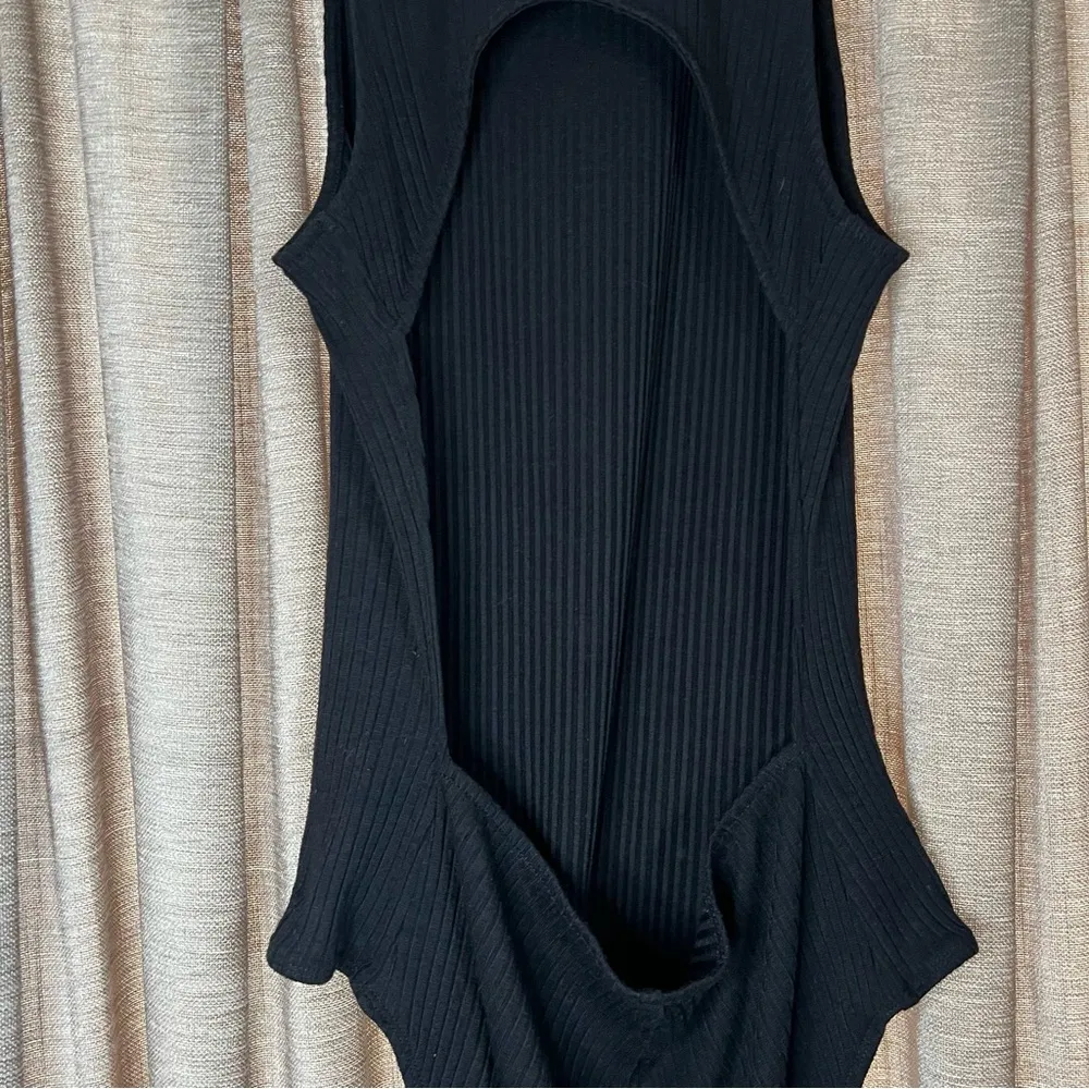 Black Verena Sleeveless Mock Neck Ribbed Backless Bodysuit Size Large - Image 13