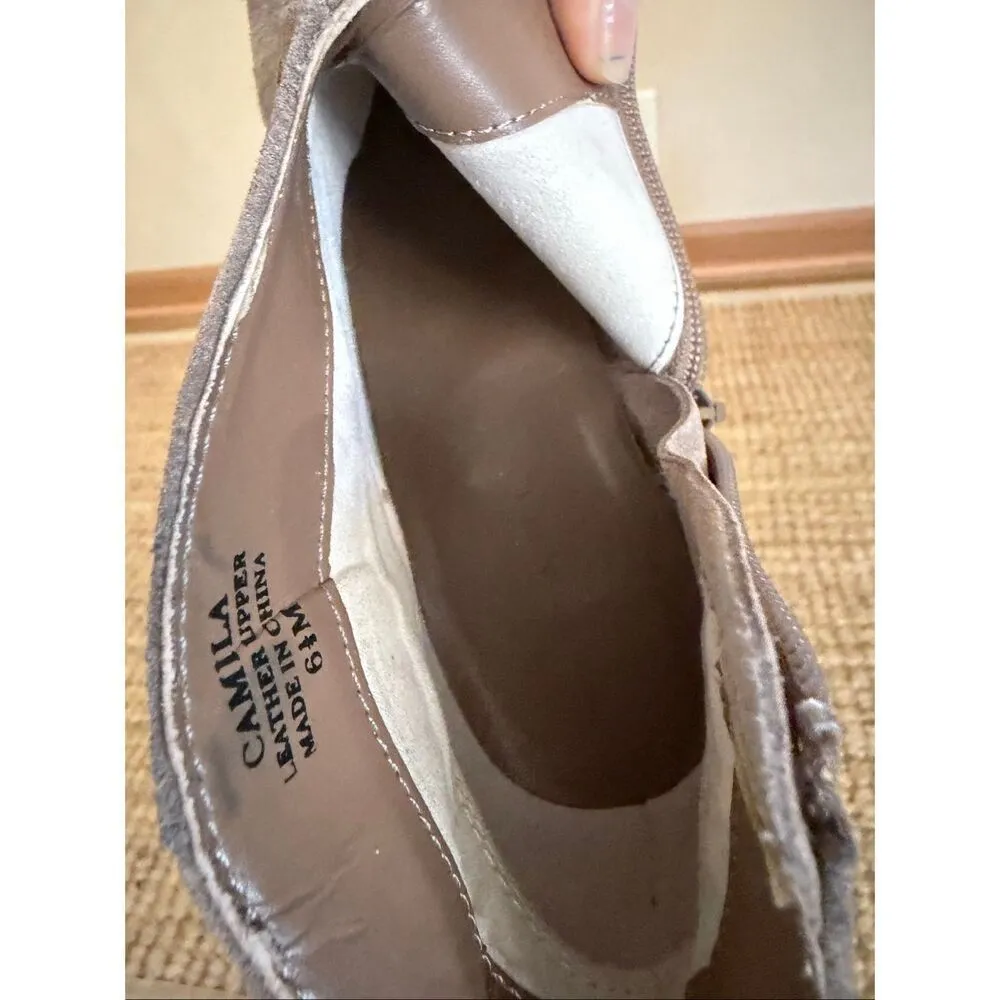 Tahari Camila Taupe Suede Fringe Ankle Booties Women’s 6.5M Stacked Heel - Image 7