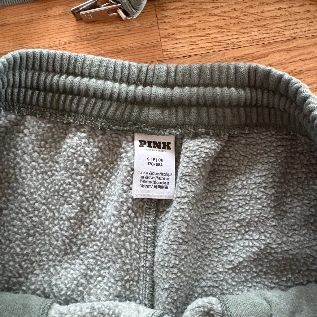 Green lounge set - Image 2