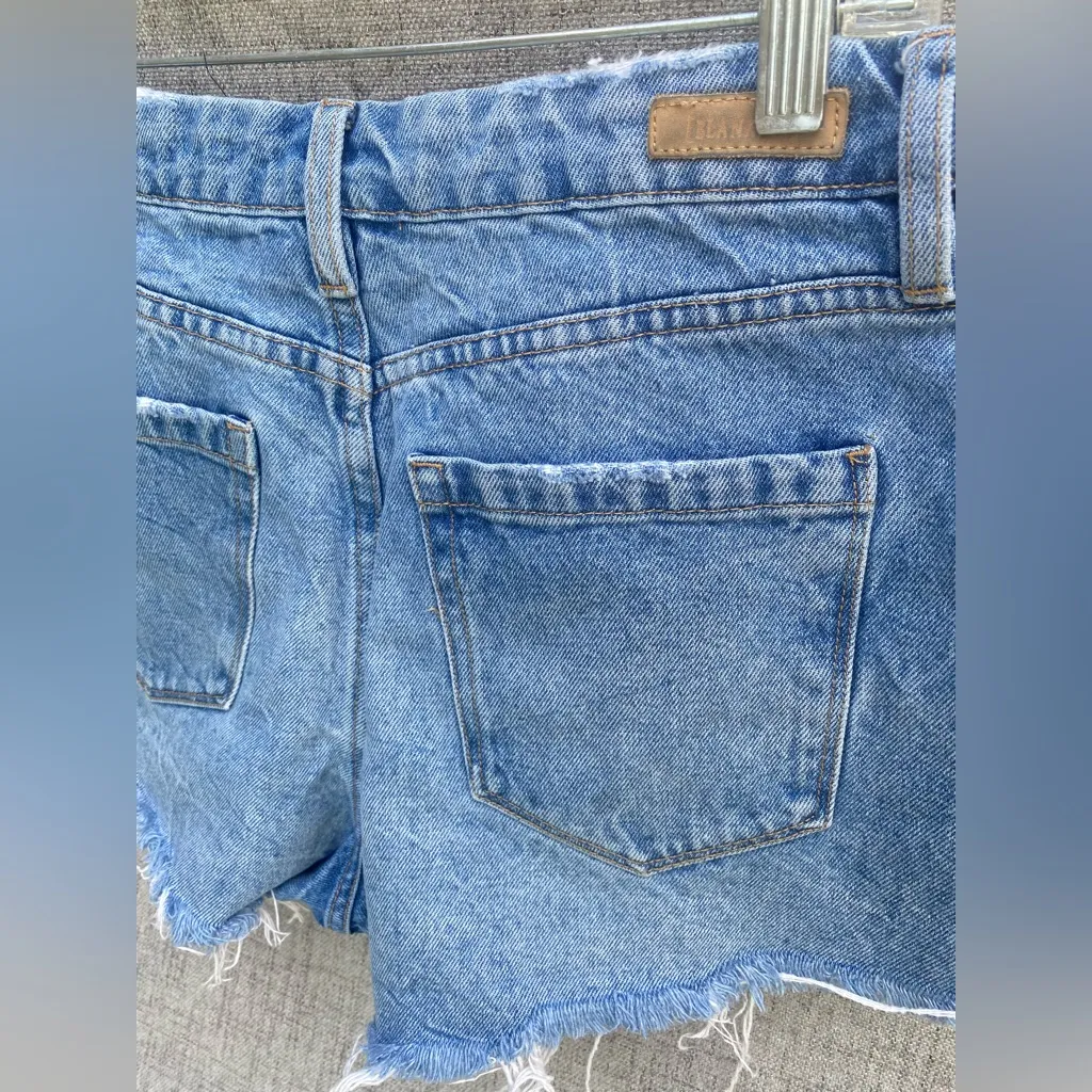 Size 29 BLANKNYC The Barrow distressed denim shorts high rise. #distresseddenim - Image 9