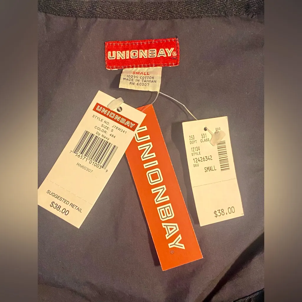 Vintage 90’s UnionBay Navy blue Nylon Hooded Vest NWT - Image 6