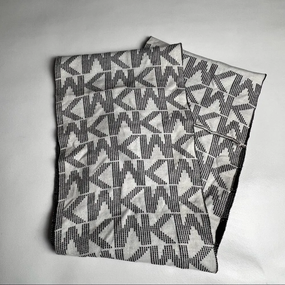 Michael Kors Womens Reversible Logo Scarf - Image 2