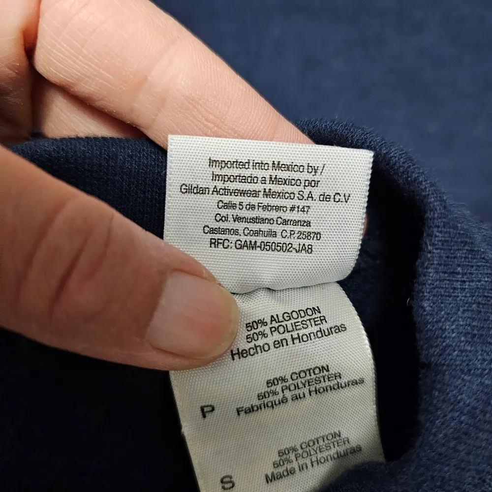 Gildan Navy Fishing Bears Unisex Crewneck  Fleece Sweatshirt Size Small - Image 6