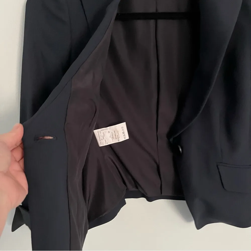 Armani Collezioni Vintage Blazer Single Button Women's Size 2. Stunning! - Image 3