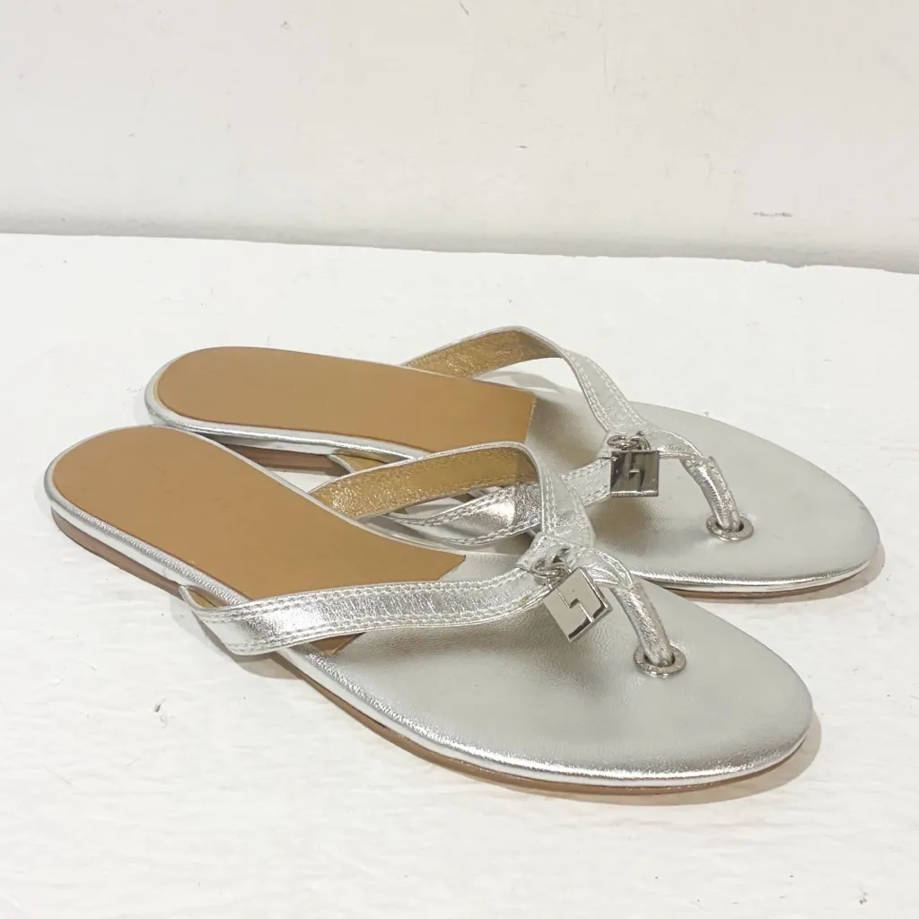 L.A.M.B. Gwen Stefani Flat Thong Sandals Metallic Silver Leather Size 8.5 Charm - Image 4
