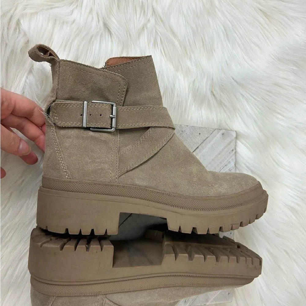 Lucky Brand Elyton Tan Suede Chunky Lug Sole Boots Size 9 - Image 9