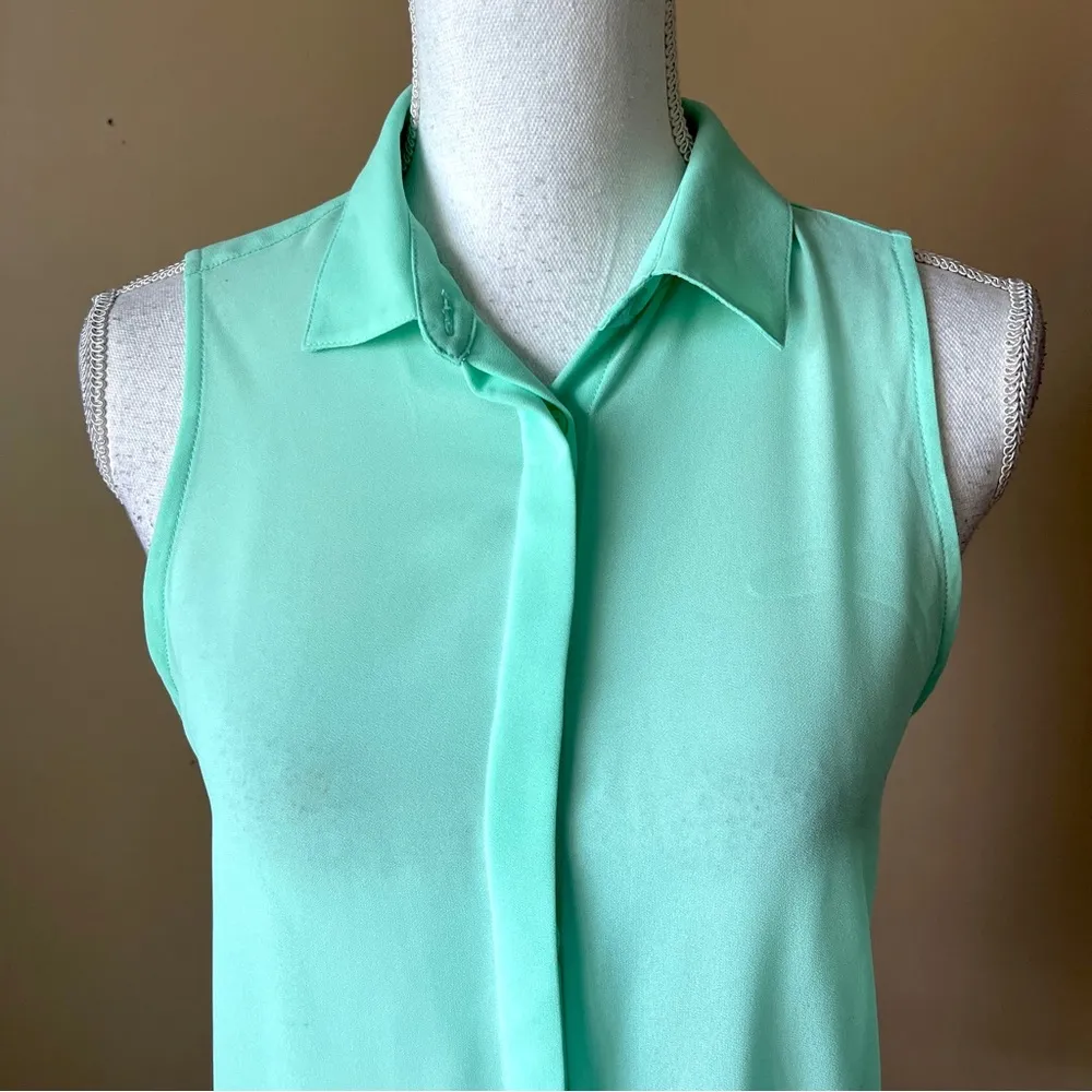 OLIVE & OAK | Seafoam Green Sheer Sleeveless Accordion Pleated Blouse Sz XS - Image 3
