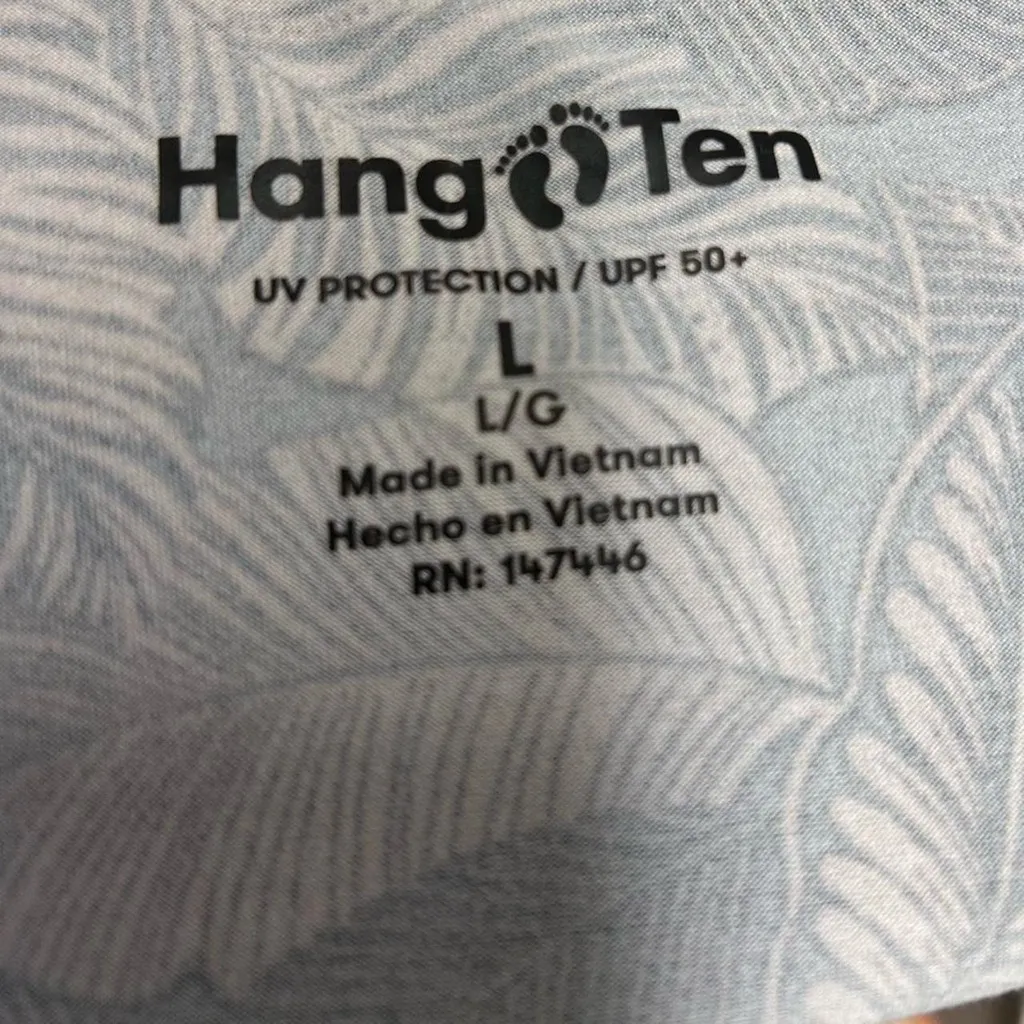 Hang Ten Women's Black and Gray Leaf Print 50 SPF long sleeve shirt - Image 5