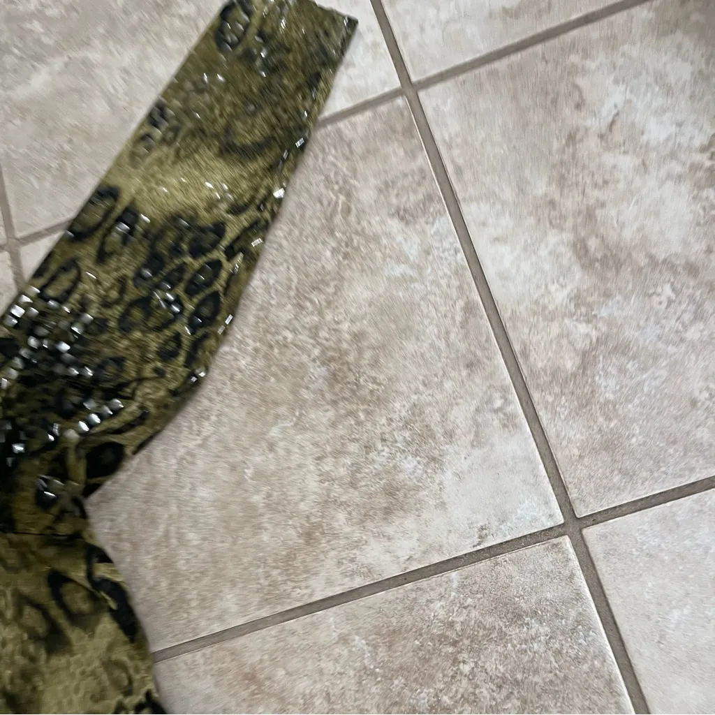 Misook EXCLUSIVELY  Clear Sequin Paillette Leopard Print‎ Zip Up Jacket MEDIUM - Image 6