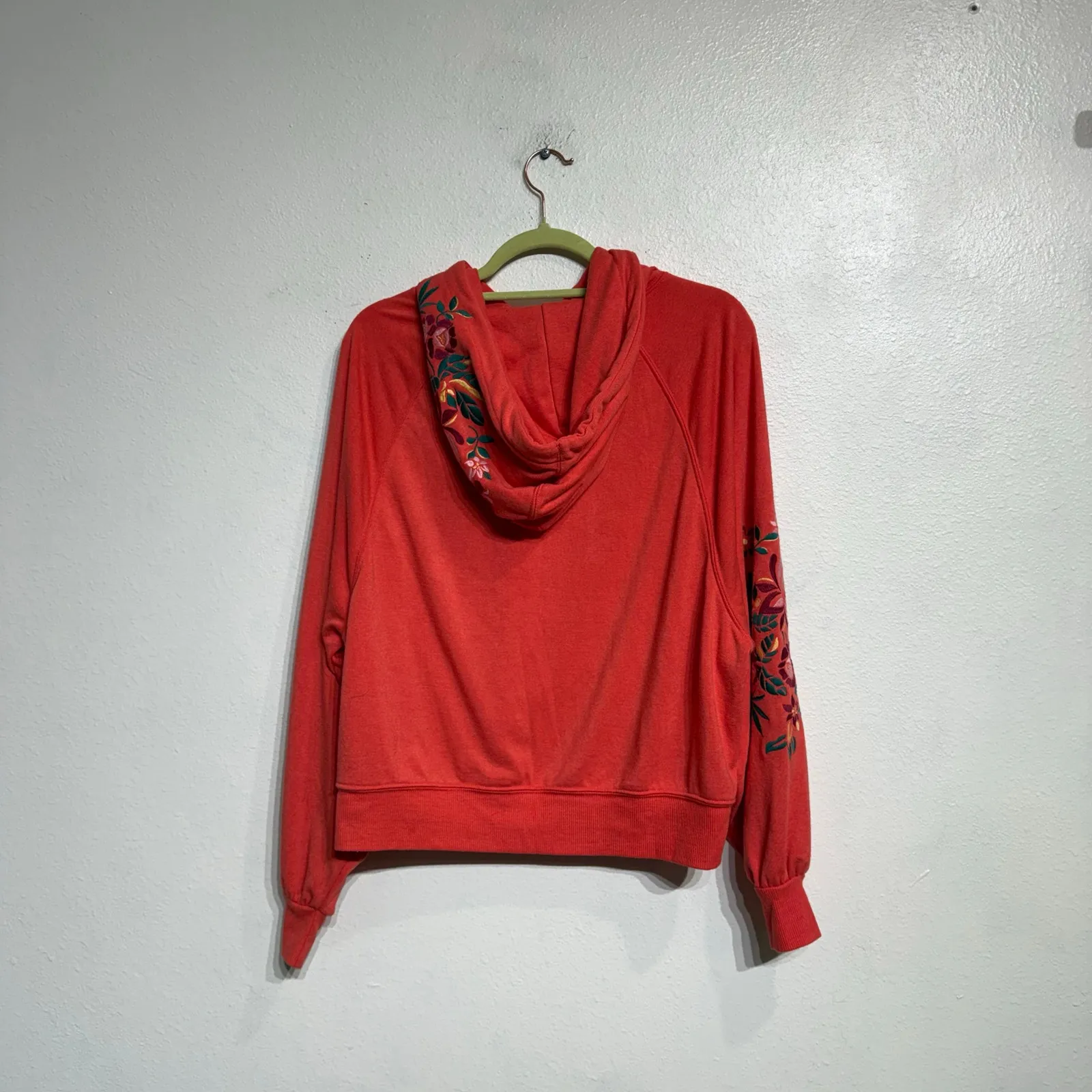 Wildfox Red Embroidered Rose Pullover Hoodie Sz S NWOT - Image 10