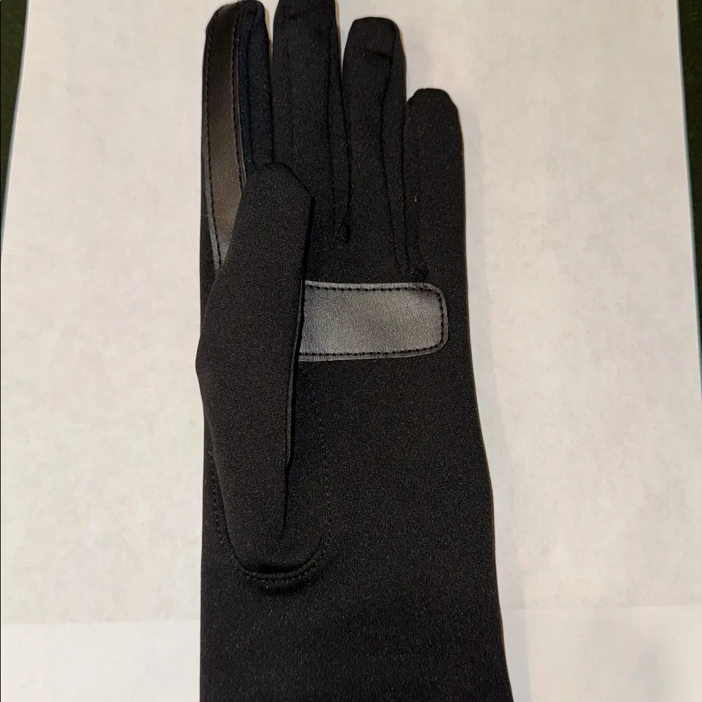 Isotoner SmartDri Black Gloves. Lined. Stretch to fit.  One Size. - Image 2
