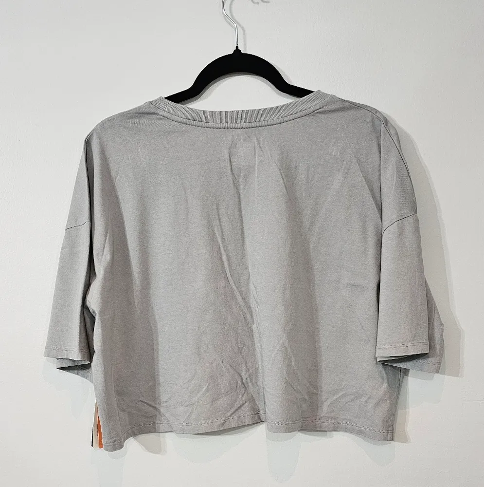 Colsie Gray Boxy Crop Tee Size L - Image 3