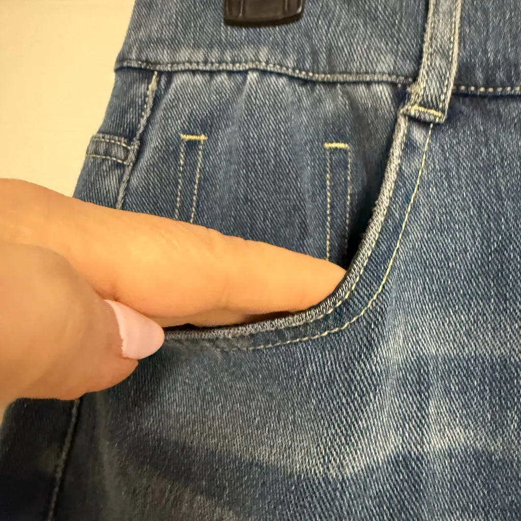 Halara Classic Blue Denim Skirt Size Medium - Image 3