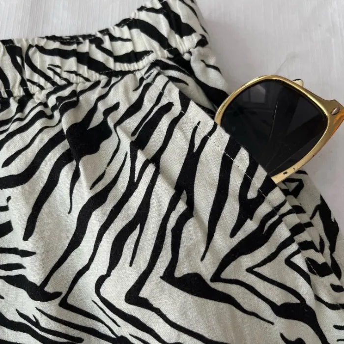 Cynthia Rowley Ivory and Black 100%‎ Linen Animal Print Drawstring Shorts - Image 3