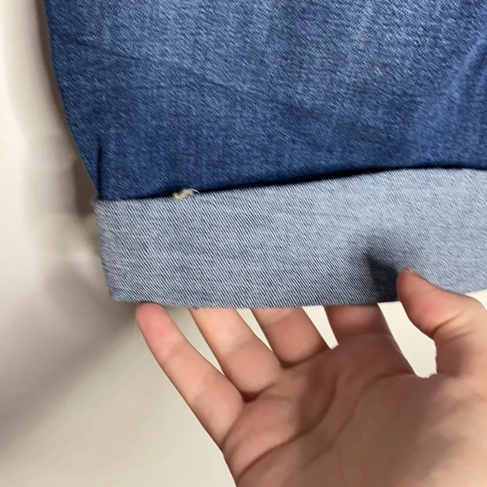 Apt.9 fleur de Lis embroidered and bedazzled denim Bermuda shorts size 2 - Image 5