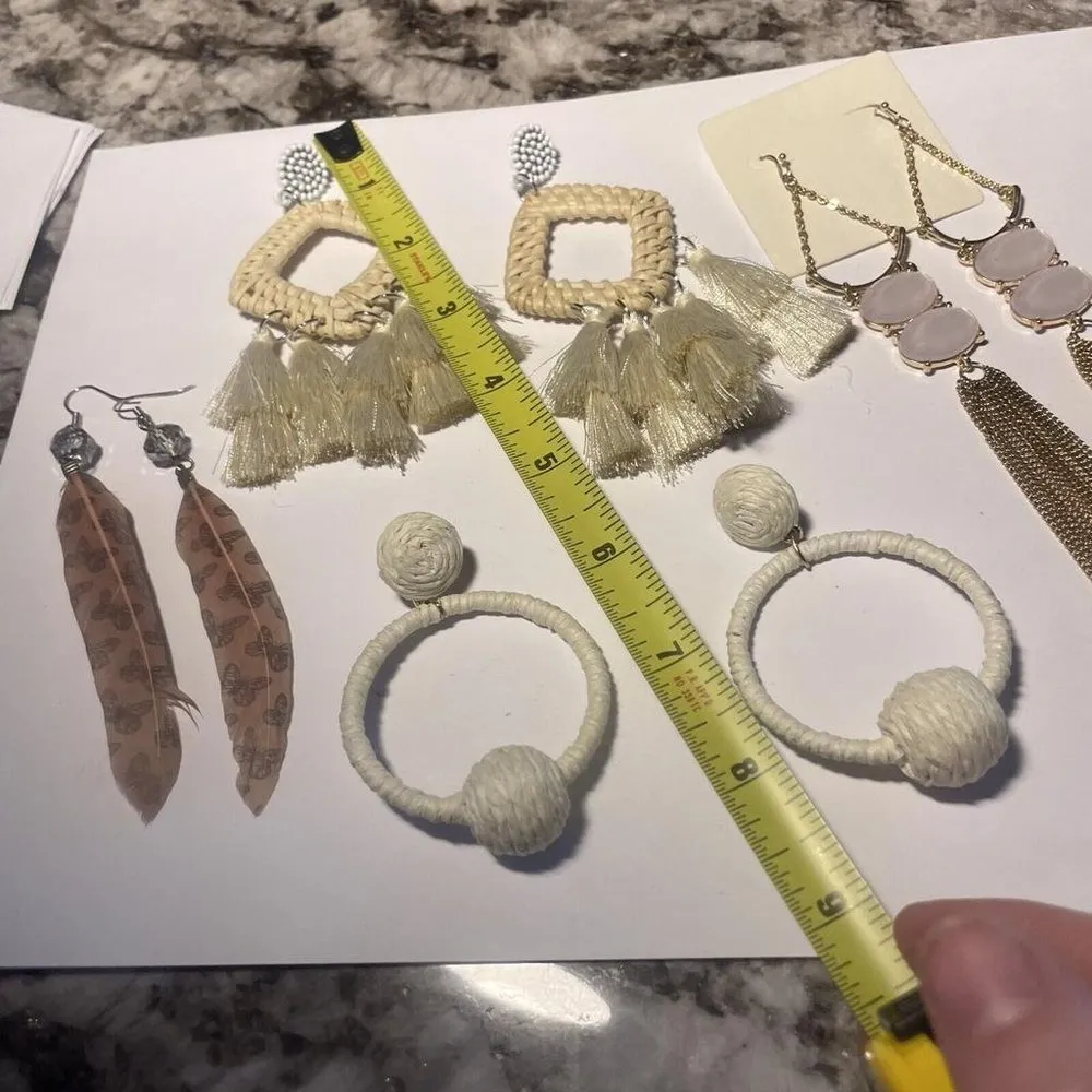 Lot Of 4 Women’s Costume Earrings Pierced Dangle Drop - Mixed Materials Dress Up - Image 5