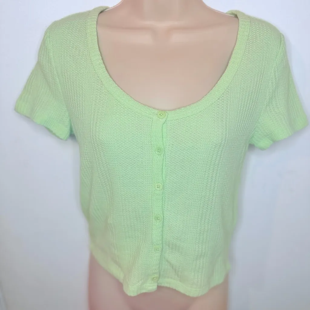ELODIE NWT Waffle Knit Short Sleeve Button-Up Crop Top, Size Medium Mint Green - Image 3