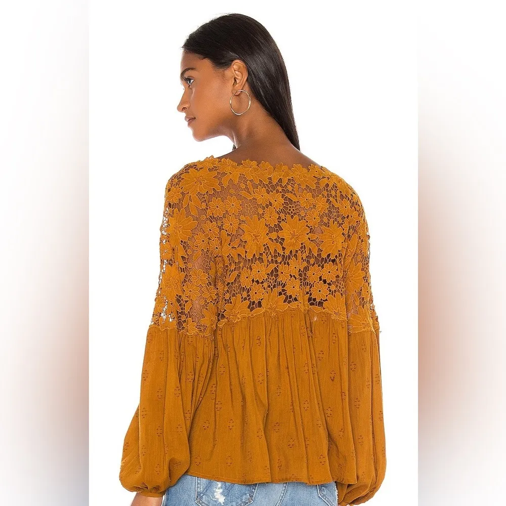 Free People Gold V-Neckline Bell Sleeves 100% Cotton Lina Lace Top Sz Sm - Image 2