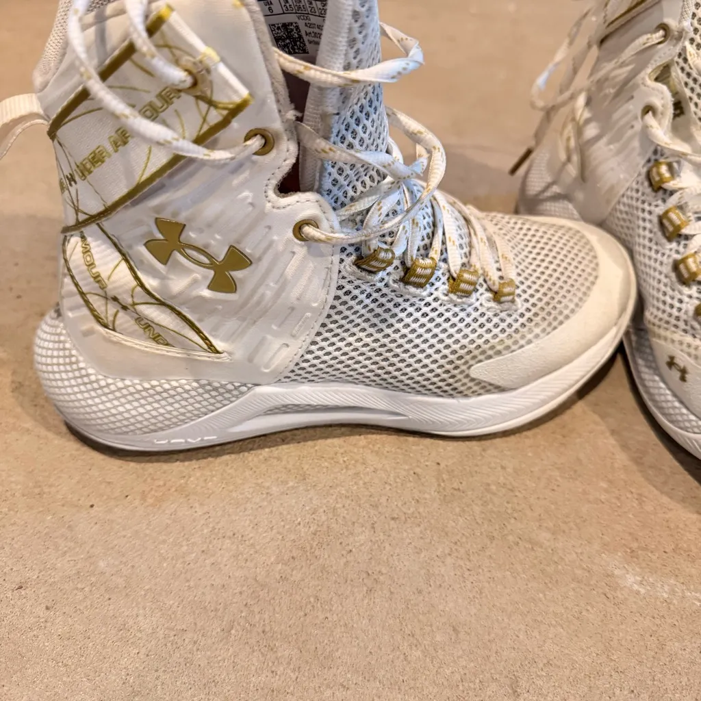 Under Armour White and Gold Athletic Shoes - Image 3