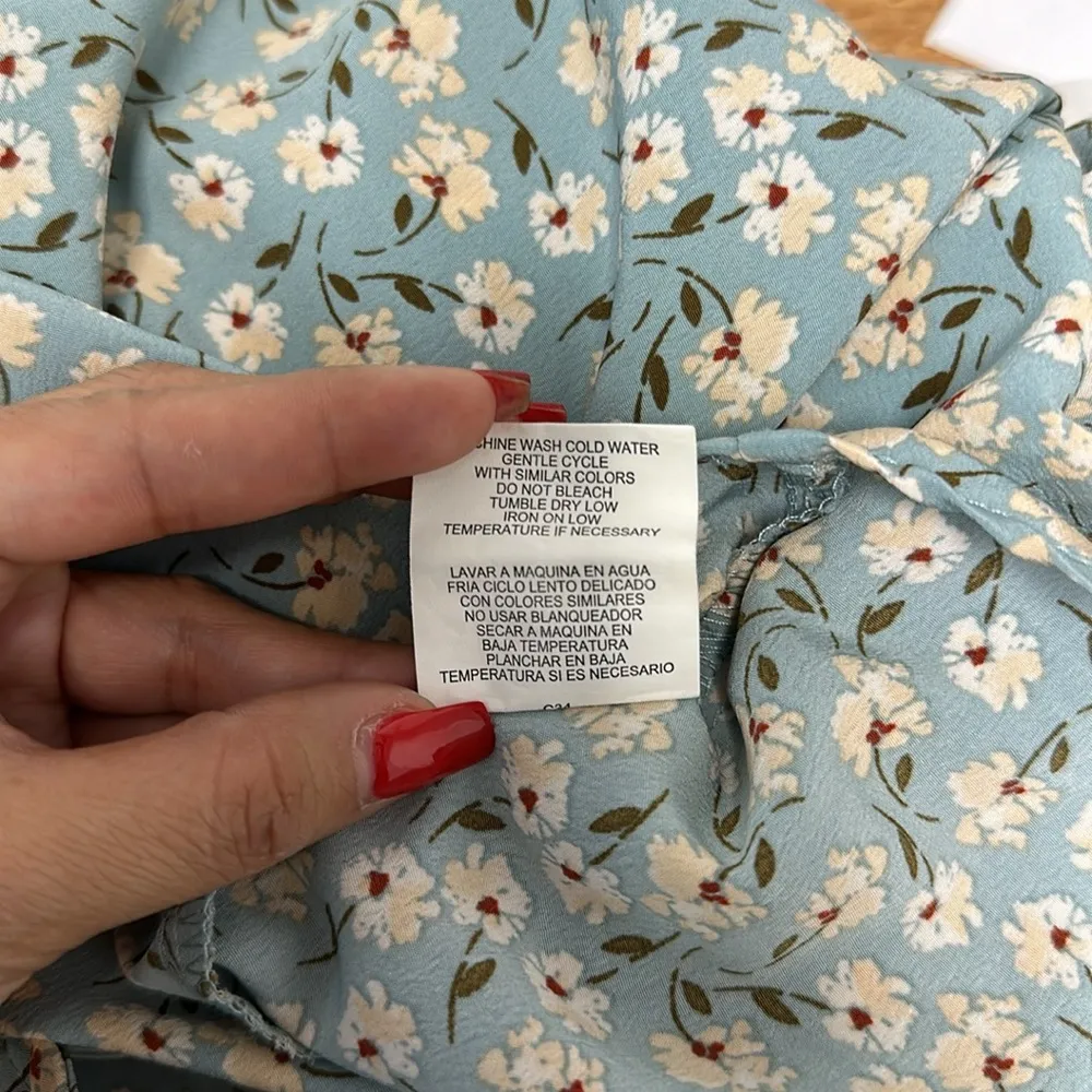 Lily Rose Floral Dress in Multi Print Sz M Long Sleeves Tie at front - Image 9