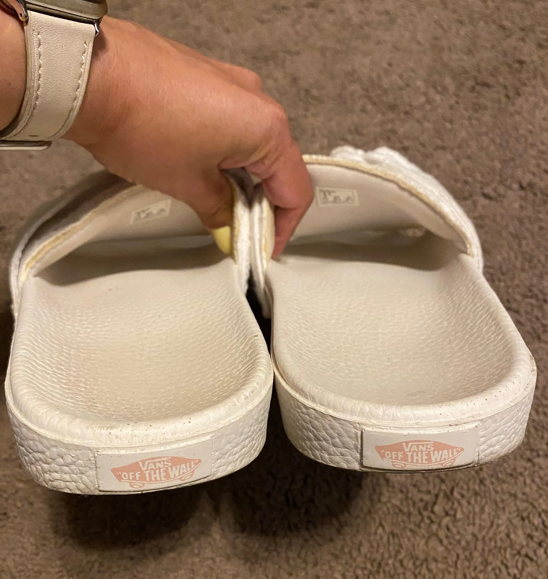 Knotted Bow Slides  - Image 3