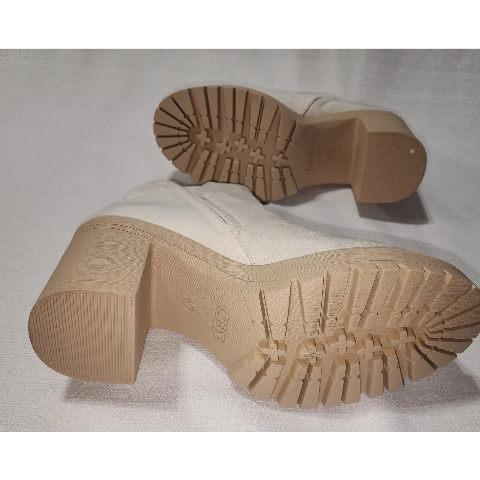 ZBY boots size 9 - NEW - Image 7