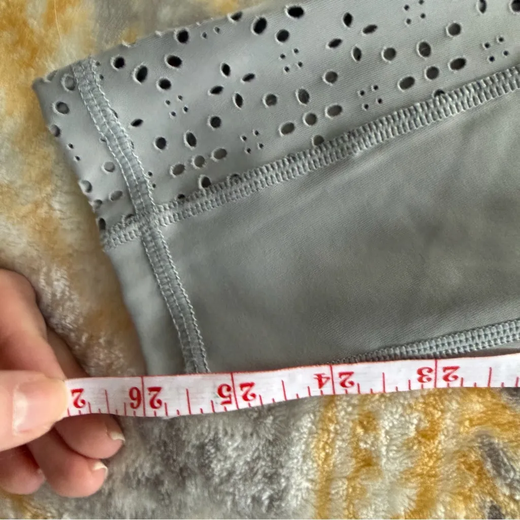 Offline by Aerie grey leggings with pockets size small - Image 2