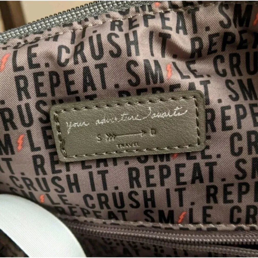 EUC Stella & Dot Crush It Carry On Blush Snake Large Weekender Tote Travel Bag - Image 12