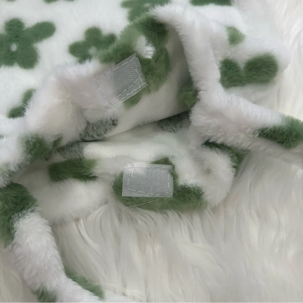Green flower fluffy furry tote bag - Image 3