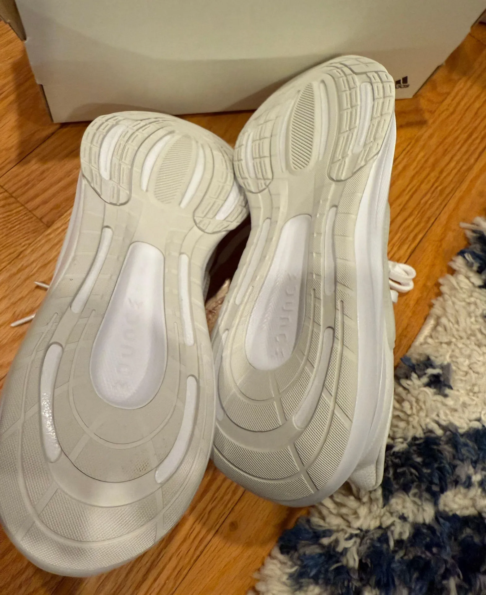 Adidas Tennis Shoes 10 - Image 7