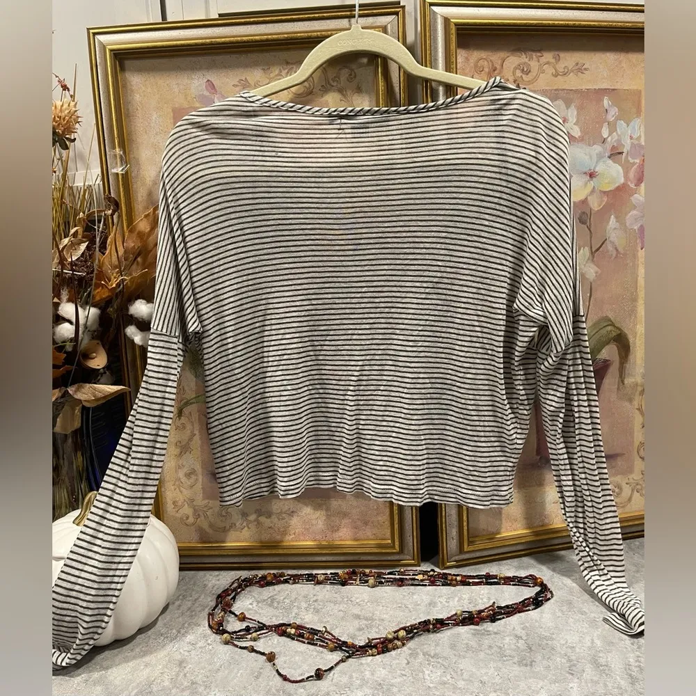 Forever 21 cropped Bohemian  Top
Size L - Image 2