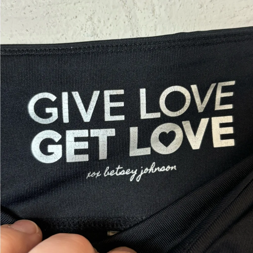 Betsey Johnson Woman’s Capri Black Give Love Get Love Leggings Size Medium - Image 4
