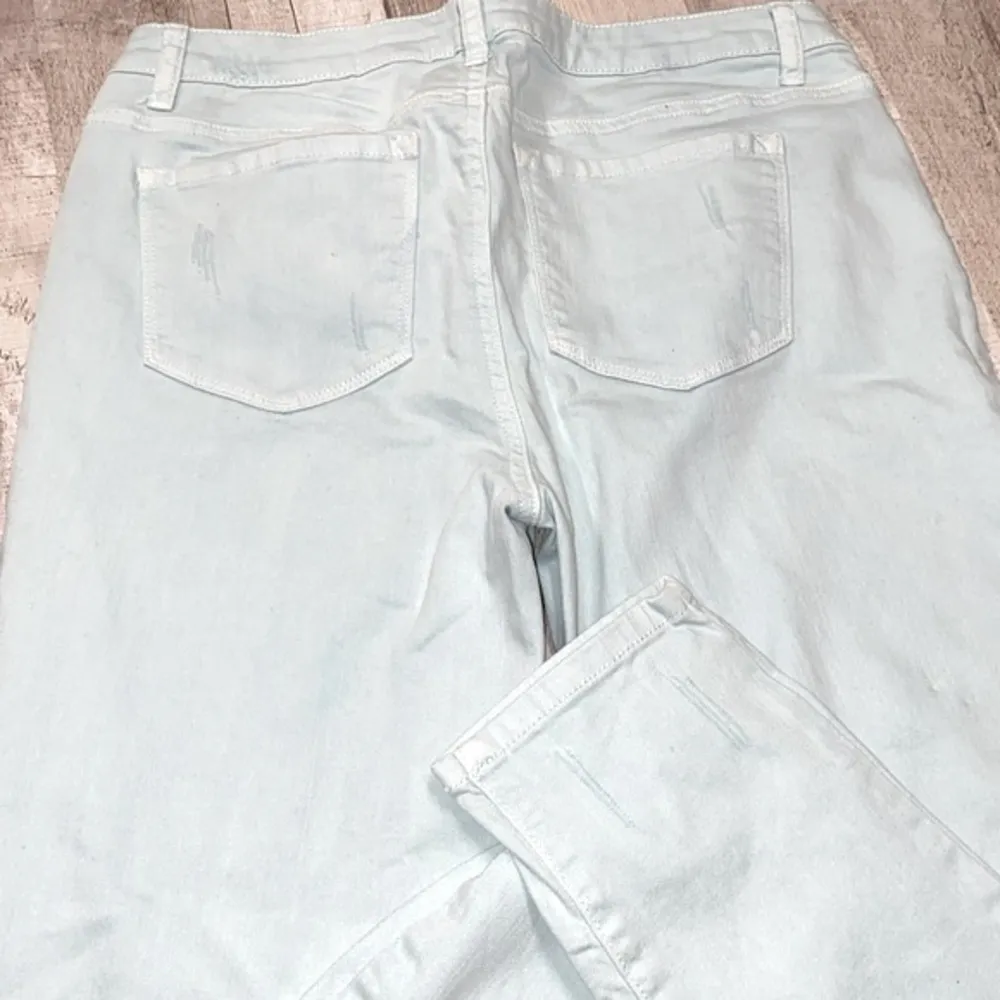Dex women’s mint green jeans size 32 - Image 6