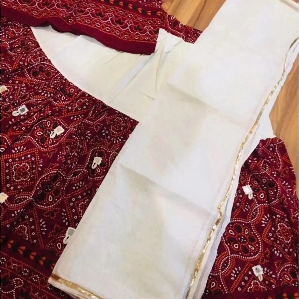 Maroon and off white three piece lengha dress sari choli indian Pakistani Diwali Red Size M - Image 9
