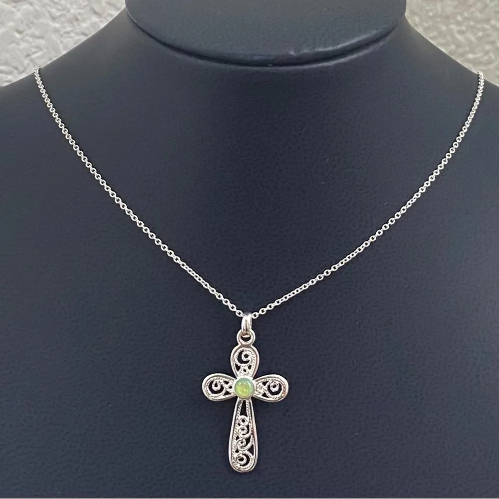 Sterling Silver 925 Signed Green Opal Cross Pendant 18” Necklace 3g. - Image 6