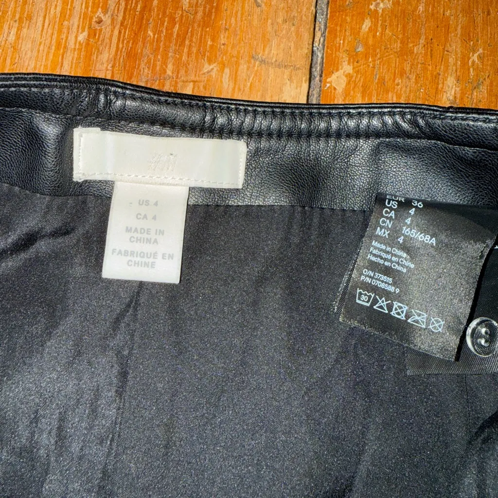 H&M black leather mini skirt - Image 3