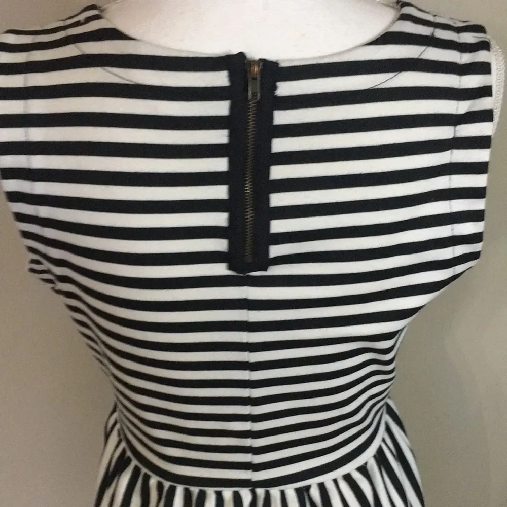 Monteau Sleeveless Striped Dress - Image 7