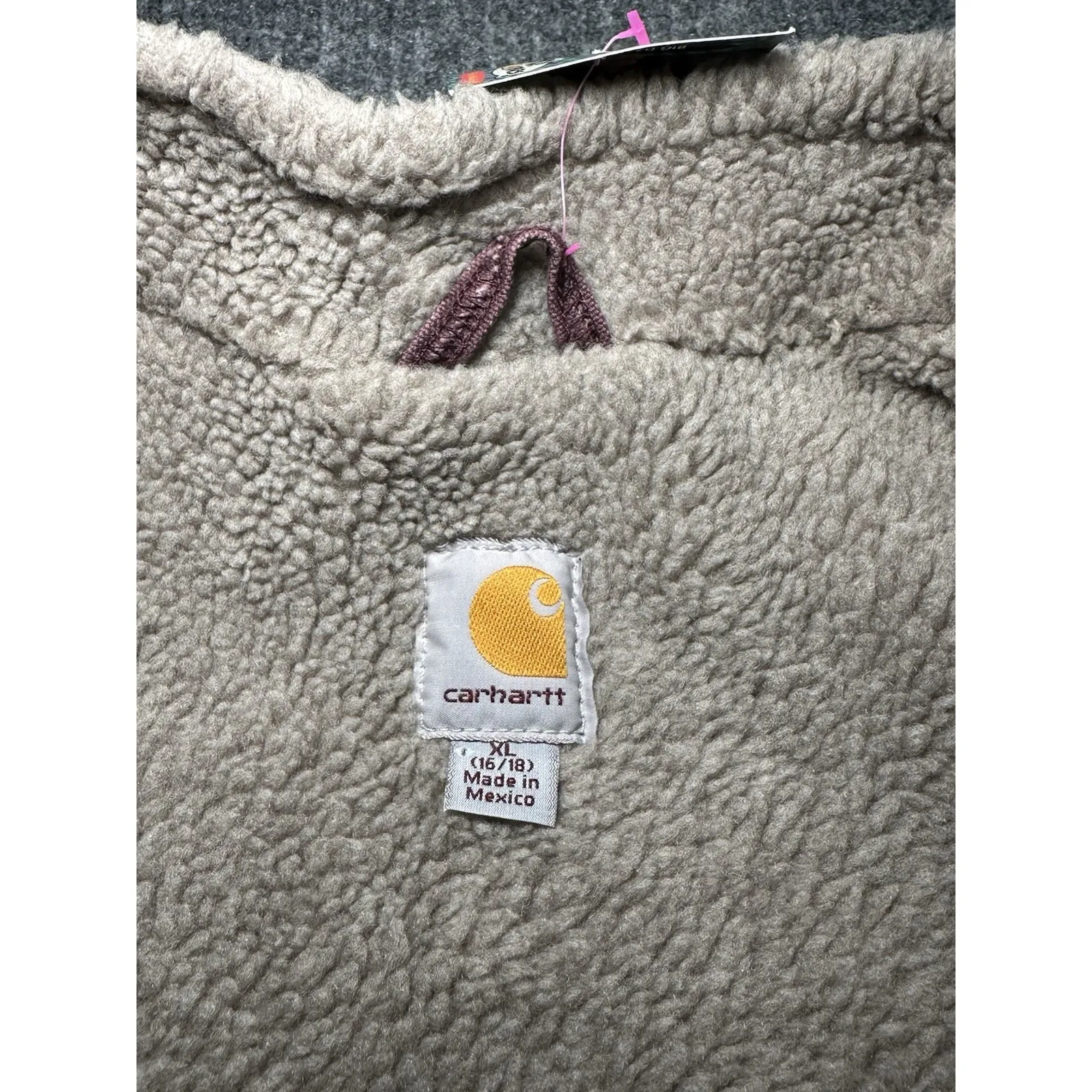 2013 Carhartt women's sherpa-lined vest, model WV001 Size 16/18 XL- Outdoor - Image 3