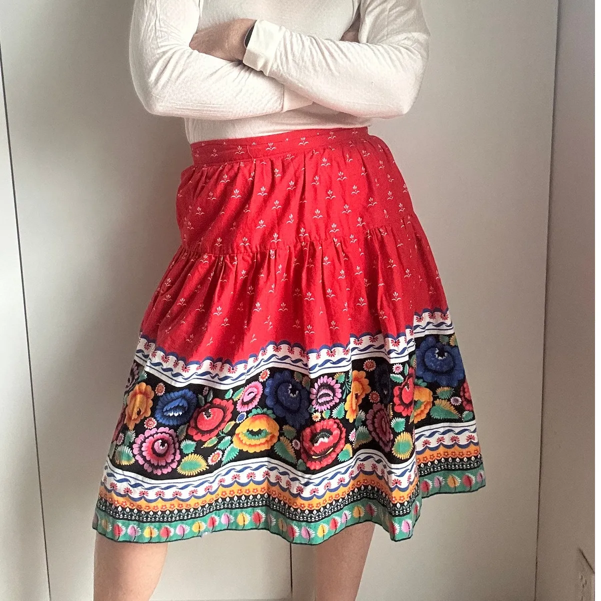 Vintage Ethnic Floral Print Skirt Size Small Red KNee Length Fun Festival - Image 7