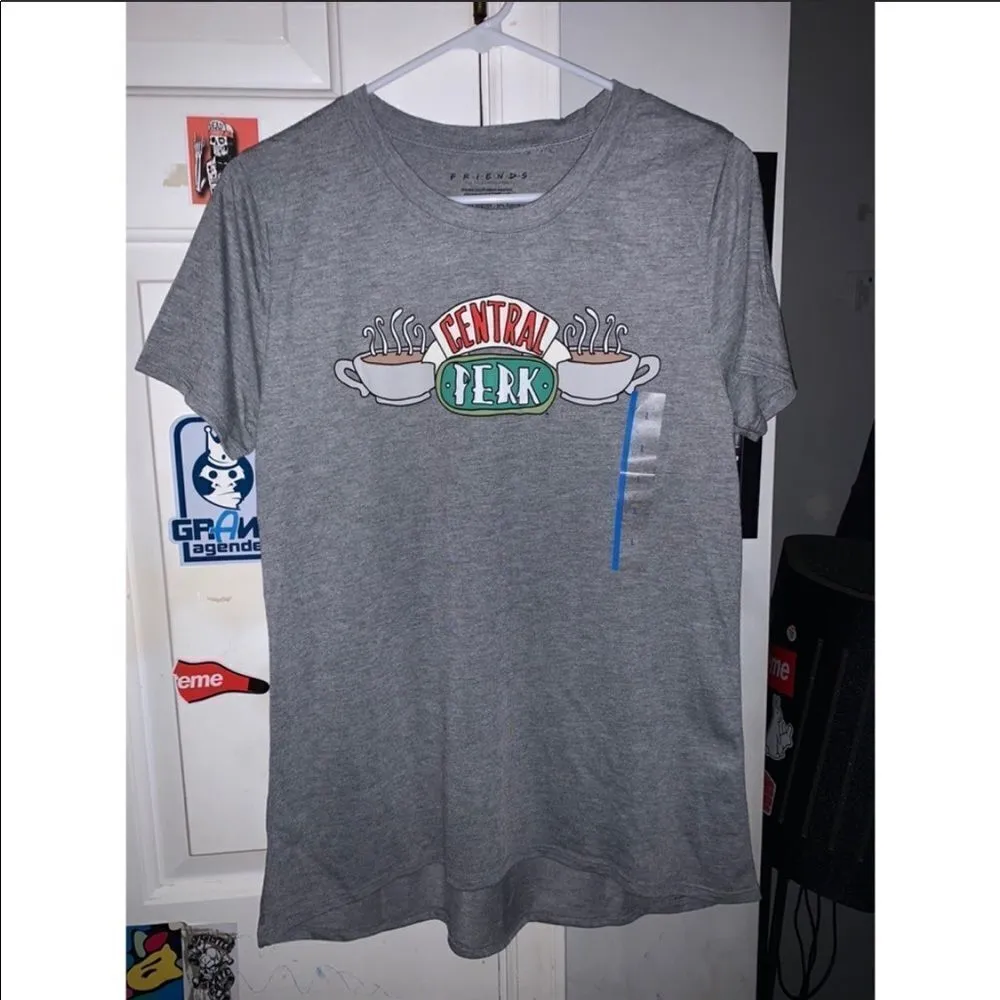 ✨HP✨Friends Central Perk Graphic T - Image 3