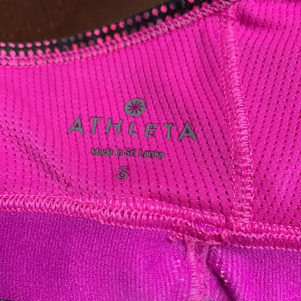 Athleta Dot Maze Comfort Zone Sports Bra Small - Image 6