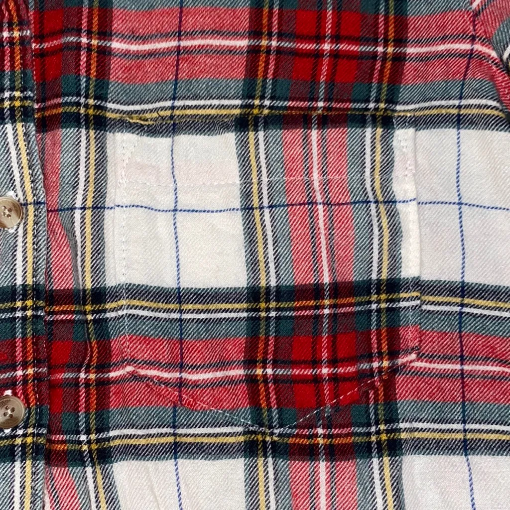 EUC Abercrombie & Fitch Red and Green Plaid Flannel, Size Small - Image 4