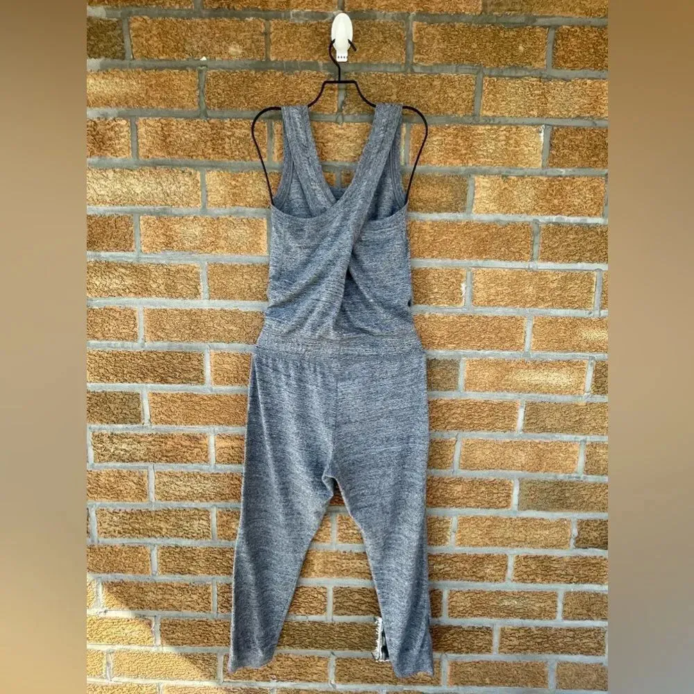 Nike Jumpsuit size small - Image 7
