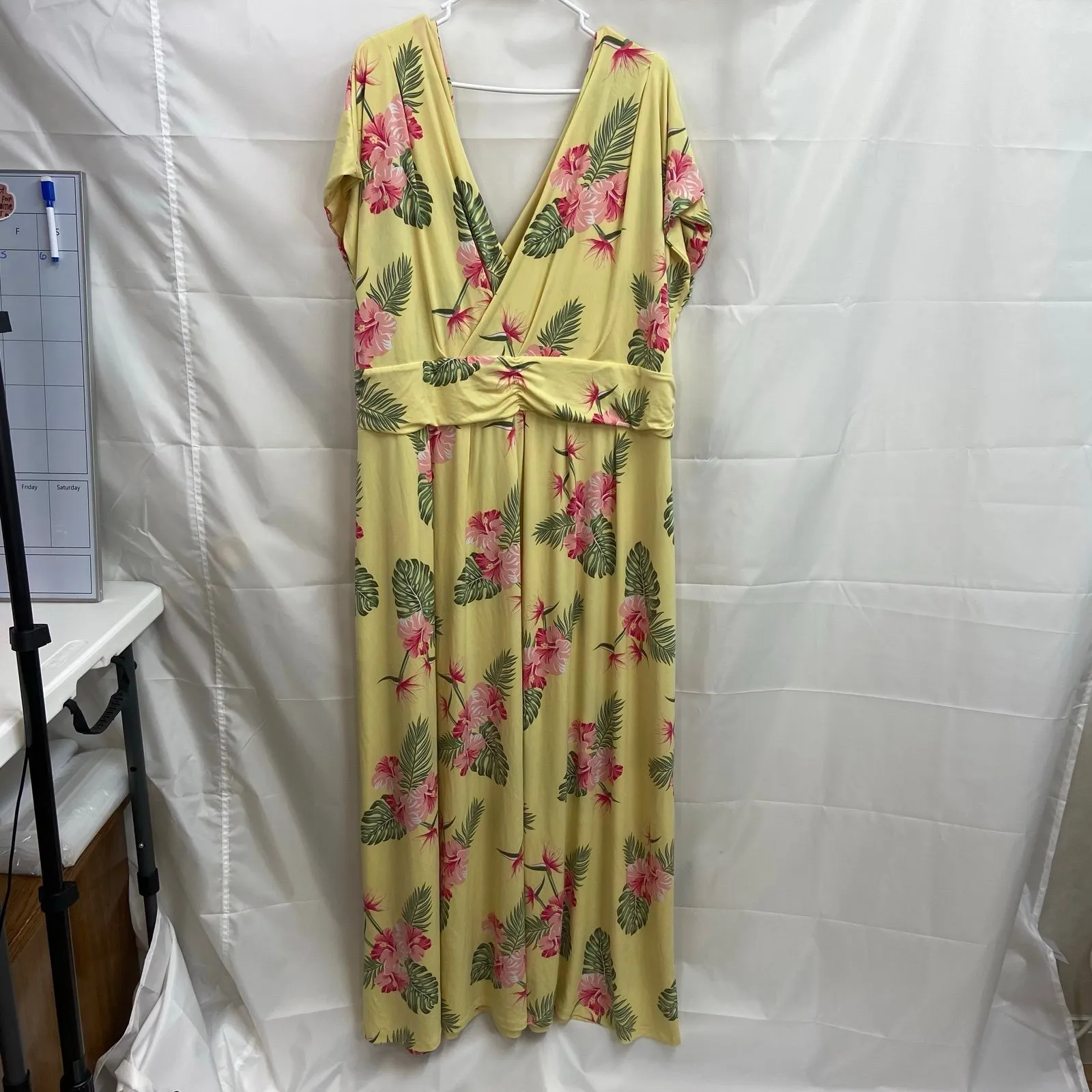 NEW‎ IMAN women's yellow floral v - Image 6