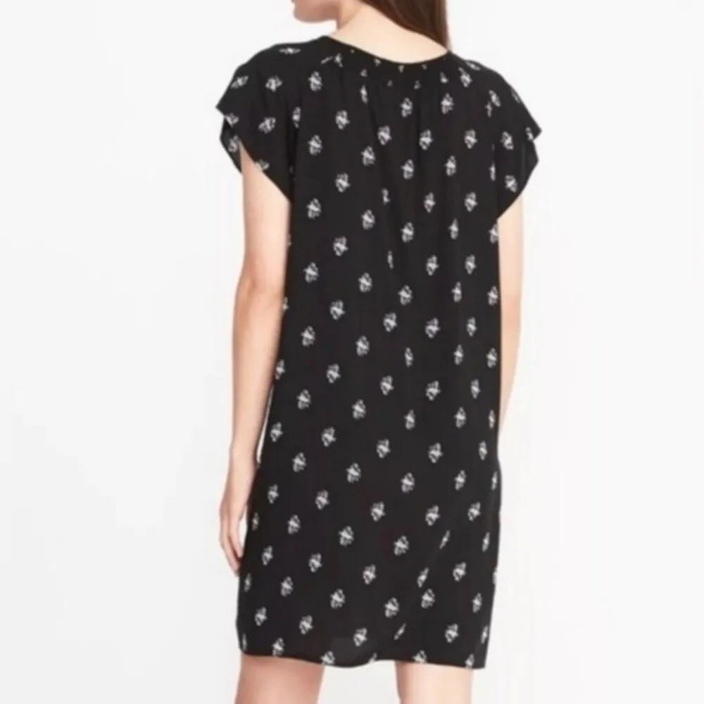 black and white ditsy floral flutter sleeve dress size XS - Image 3