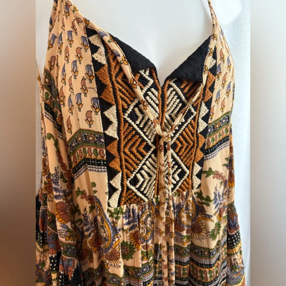 Velzera Boho Dress Off the shoulder Bell Sleve Babydoll Paisley Size M GUC 0379 - Image 2