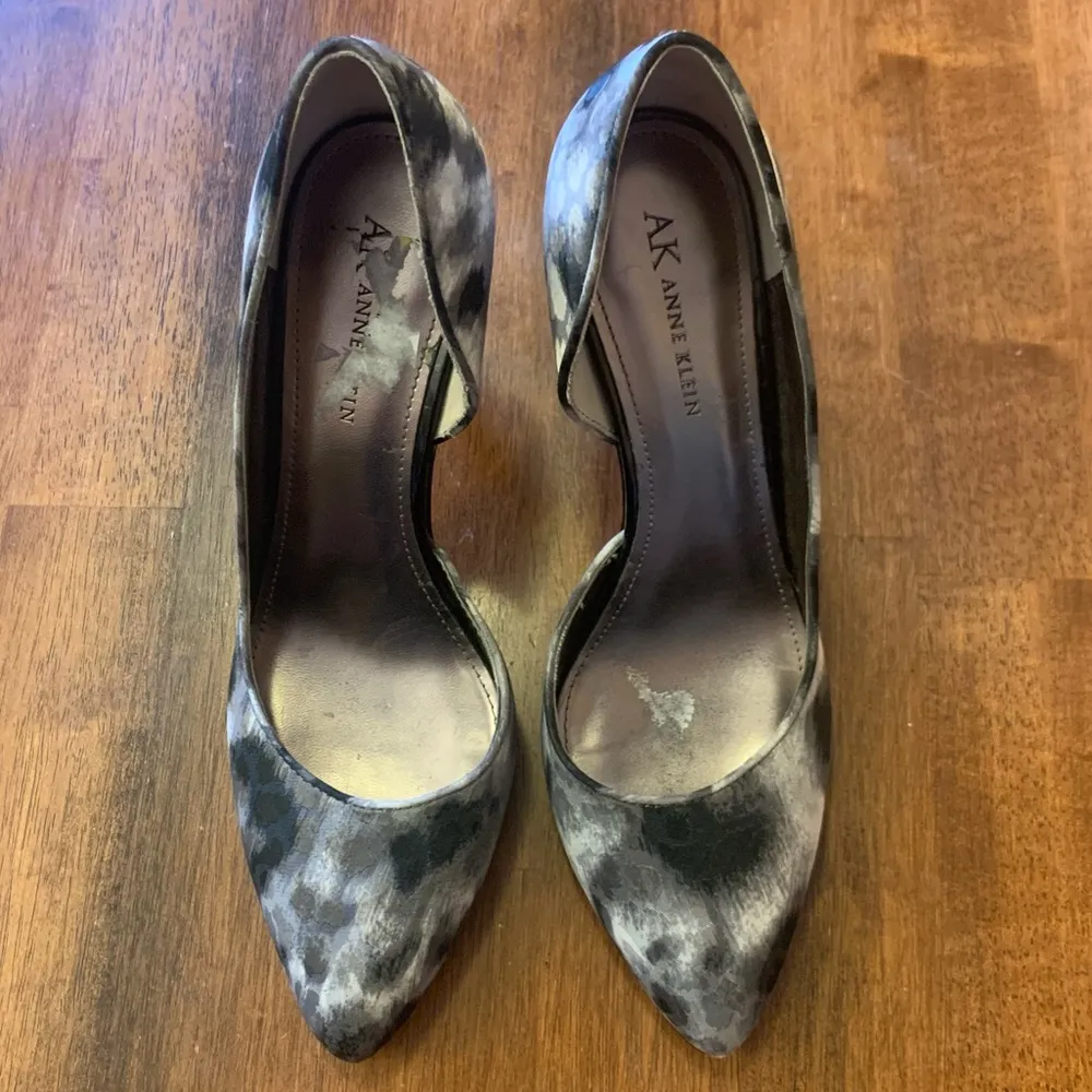 Anne Klein spike heels 7.5 women’s black and gray. 4 in. Heel dressy par… - Image 2